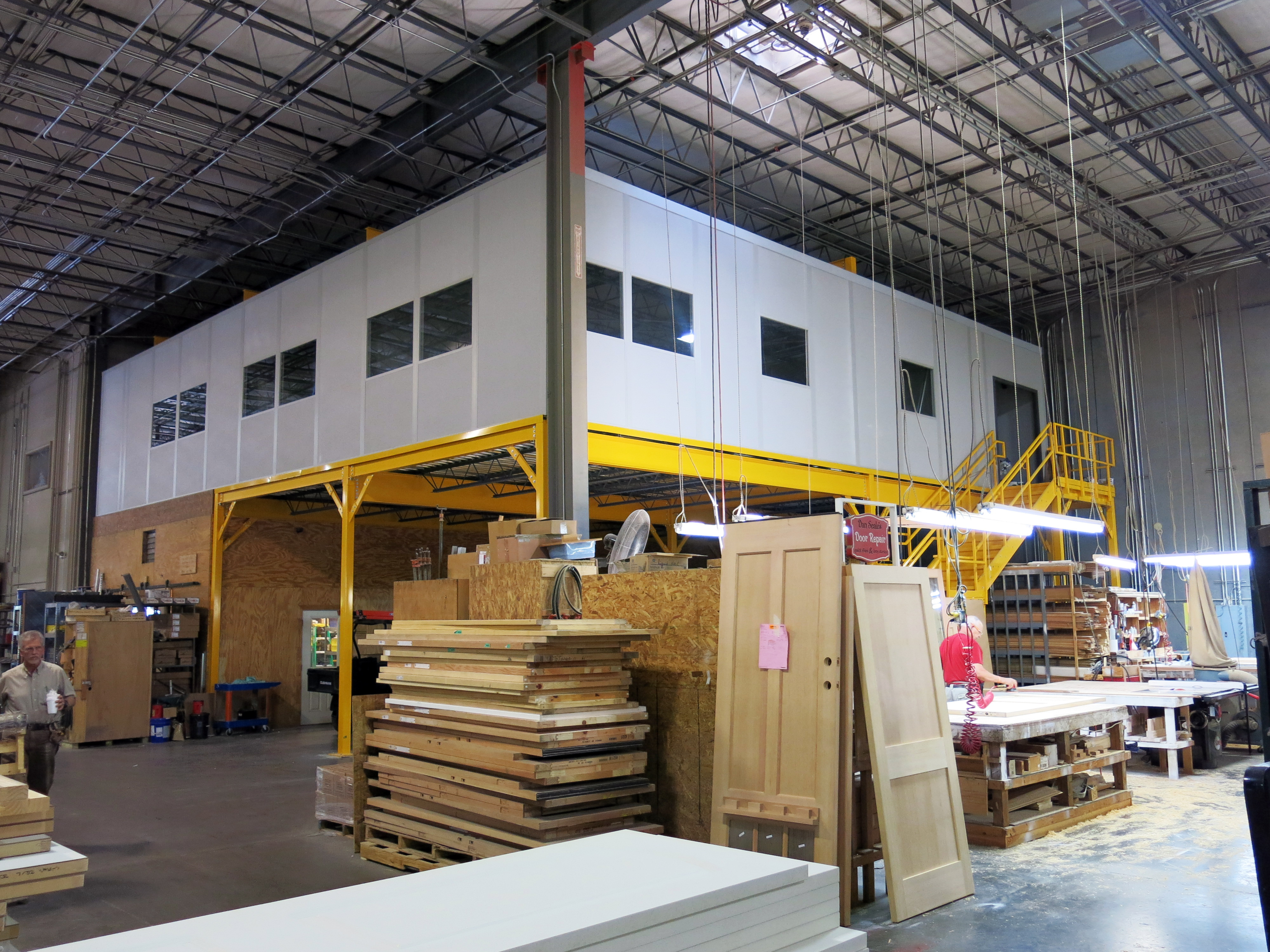 interlake and mecalux tear drop roll formed pallet racking